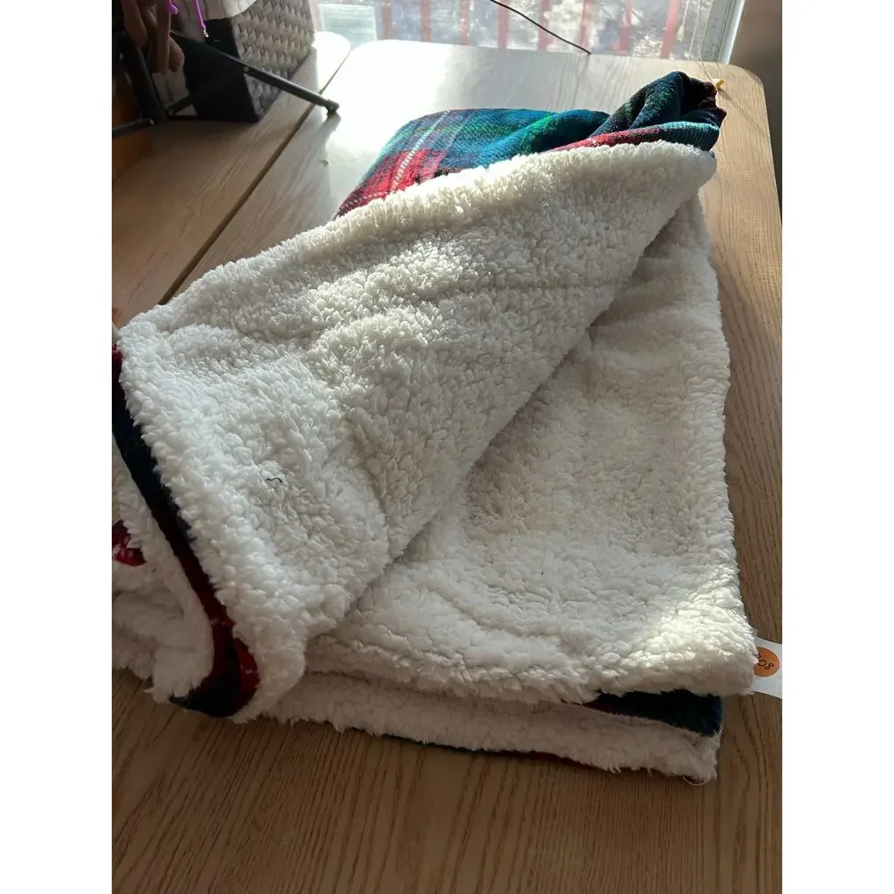 New Threshold Plaid Plush Fleece Throw Blanket Red Green White size 50”x60”